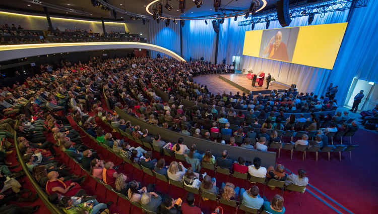 His Holiness the Dalai Lama speaking about dialogue and solidarity at the Kursaal Arena in Bern, Switzerland on October 13, 2016. Photo/Manuel Bauer