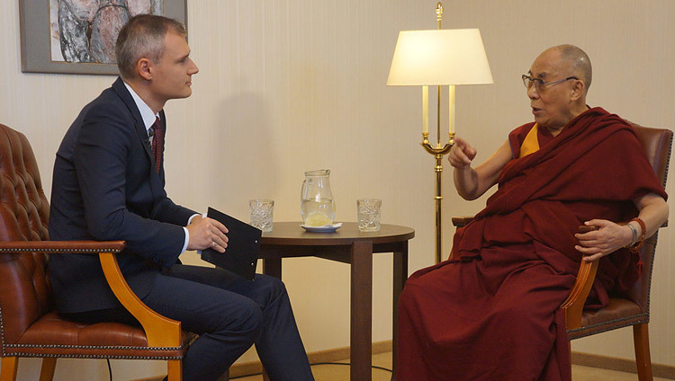 Lubomir Bajanik of Slovak TV interviewing His Holiness the Dalai Lama in Bratislava, Slovakia on October 16, 2016. Photo/Jeremy Russell/OHHDL