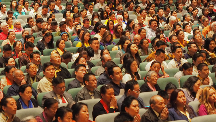 Members of the audience listening to His Holiness the Dalai Lama during his meeting with the Tibetan community in Minneapolis, MN, USA on June 24, 2017. Photo by Jeremy Russell/OHHDL