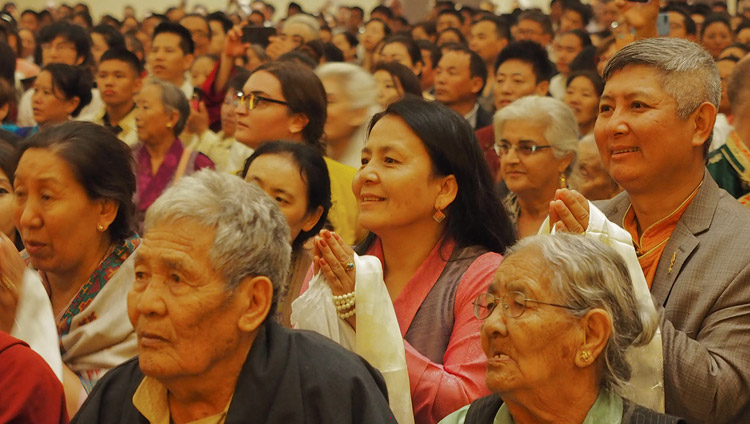 Members of the audience listening to His Holiness the Dalai Lama addressing the Tibetan community in Boston, MA, USA on June 25, 2017. Photo by Jeremy Russell/OHHDL