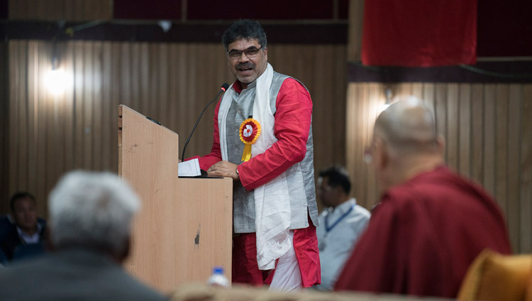 Prof RK Shukla, Member Secretary of ICPR, delivering his words of thanks at the conclusion of the first day of the three day seminar on ‘Buddhism in Ladakh’ at the Central Institute of Buddhist Studies in Leh, Ladakh, J&K, India on August 1, 2017. Photo by Tenzin Choejor/OHHDL