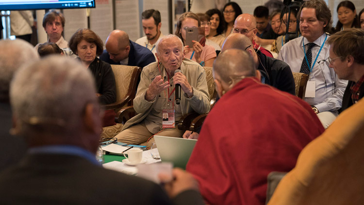 David Dubrovsky illustrating a point from his presentation on the second day of dialogue with Russian scientists in New Delhi, India on August 8, 2017. Photo by Tenzin Choejor/OHHDL