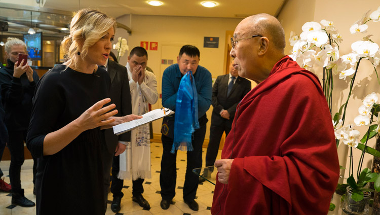 His Holiness the Dalai Lama speaking with a Latvian journalist on his arrival at his hotel in Riga, Latvia on September 22, 2017. Photo by Tenzin Choejor