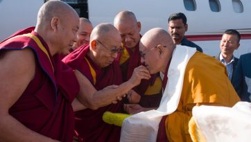 달라이 라마 성하, 카르나타카 데붕 고망 사원에 도착